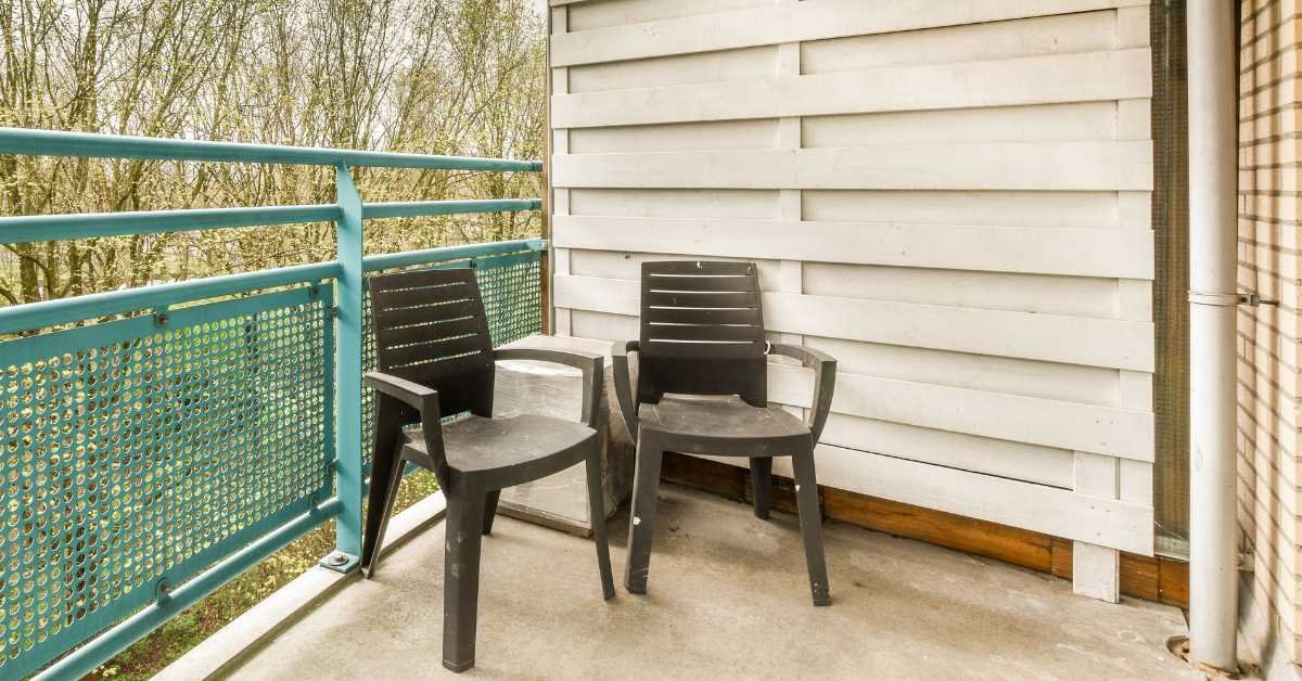 Simple Corner Sitting Area