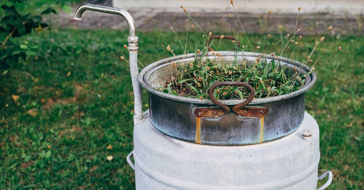 Bucket-Style Self Watering Balcony Planter