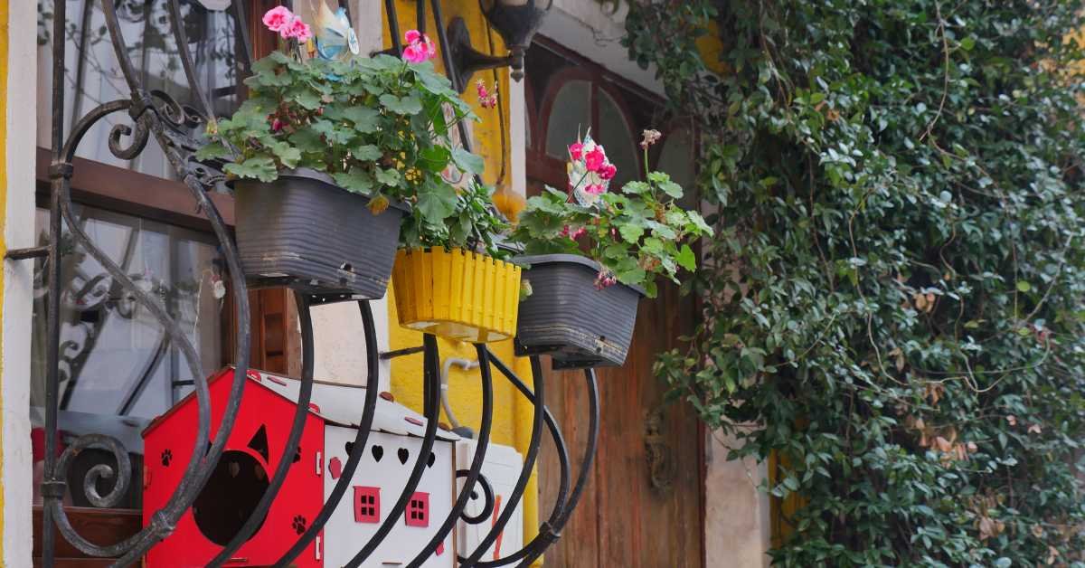 uniform railing planters balcony